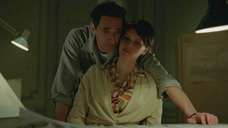 Adrien Brody e Felicity Jones sono i coniugi Toth in The Brutalist Adrien Brody in una scena di The Brutalist