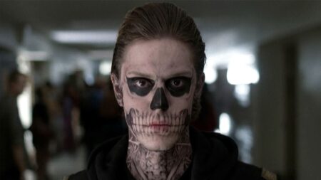 Evan Peters interpreta Tate Langdon in AHS 1