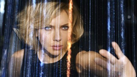 Scarlett Johanson in una scena di Lucy