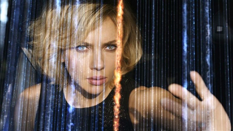 Scarlett Johanson in una scena di Lucy