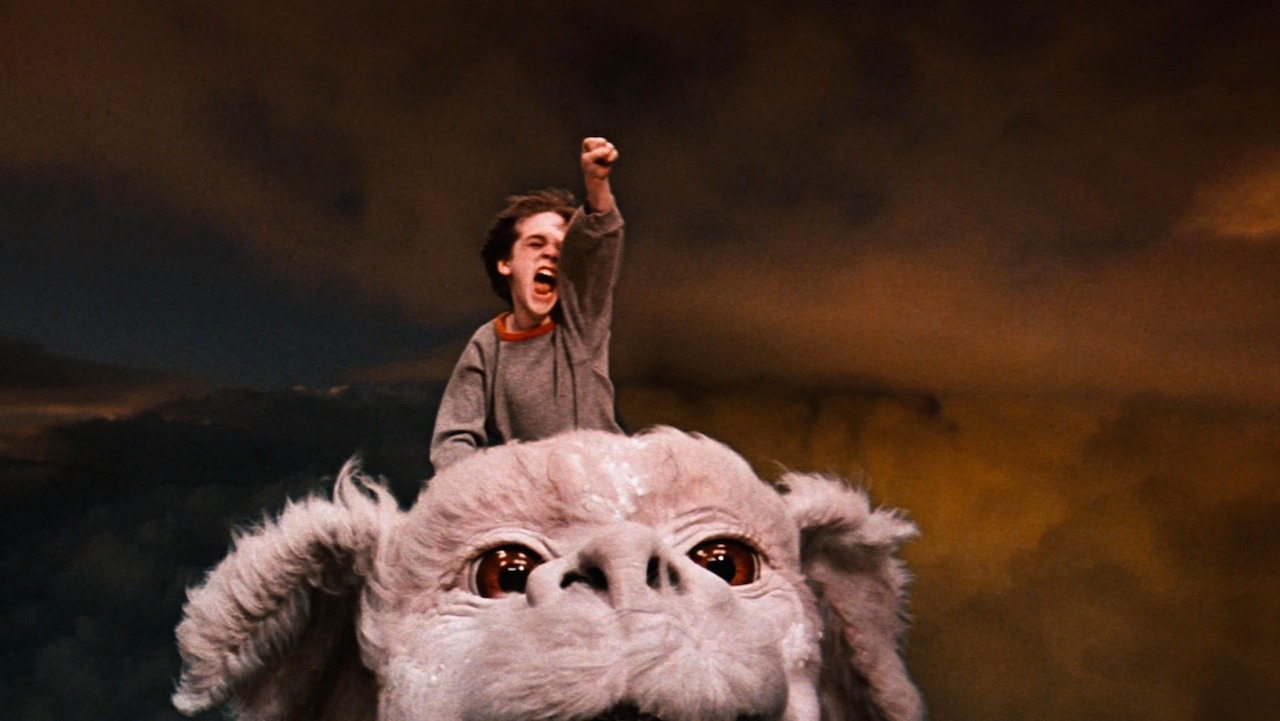 Bastian e Falkor in una scena di La storia infinita