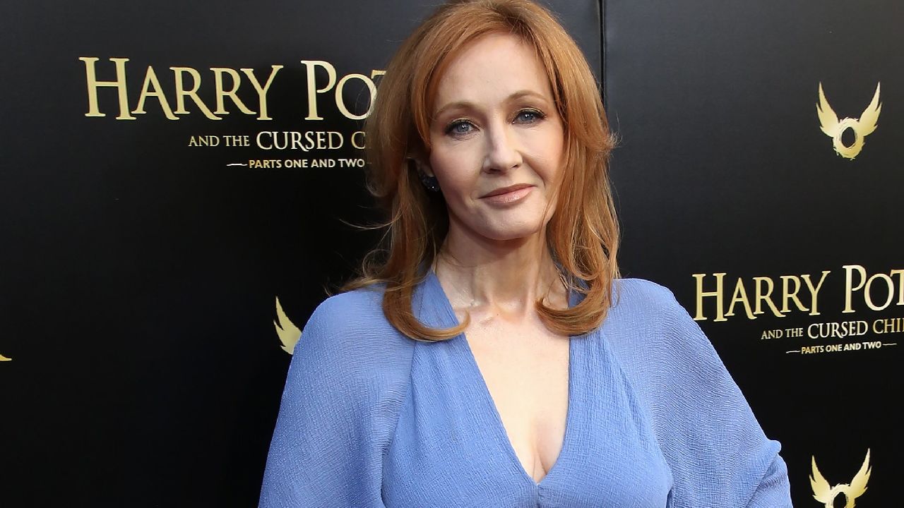 Una foto di JK Rowling alla premiere dello spettacolo teatrale di Harry Potter