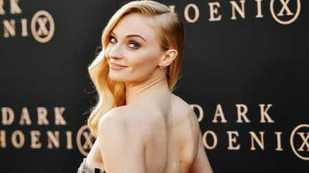 Una foto di Sophie Turner alla premiere di X-Men Dark Phoenix