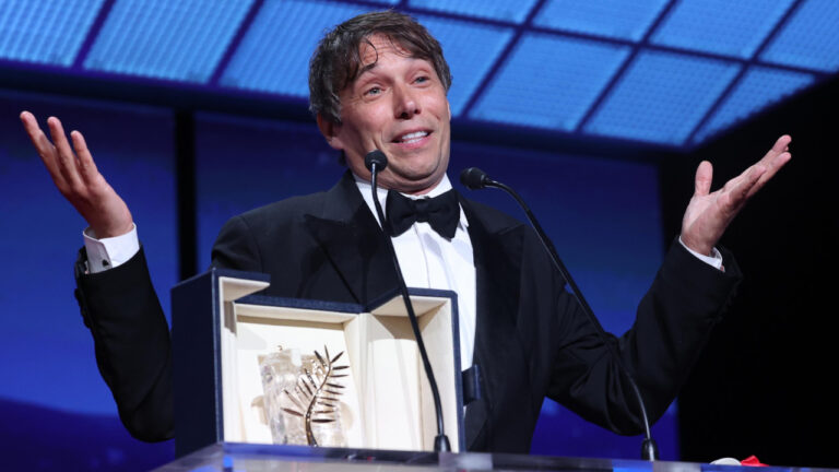 Sean Baker trionfa con la palma d'oro a Cannes 2024.