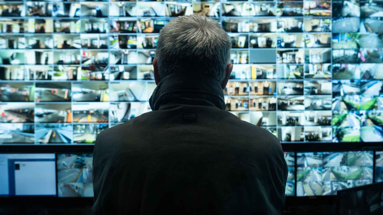 stranger-eyes-sguardi-nascosti