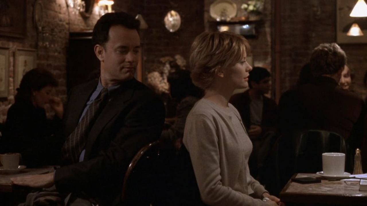 Tom Hanks e Meg Ryan in una scena del film.