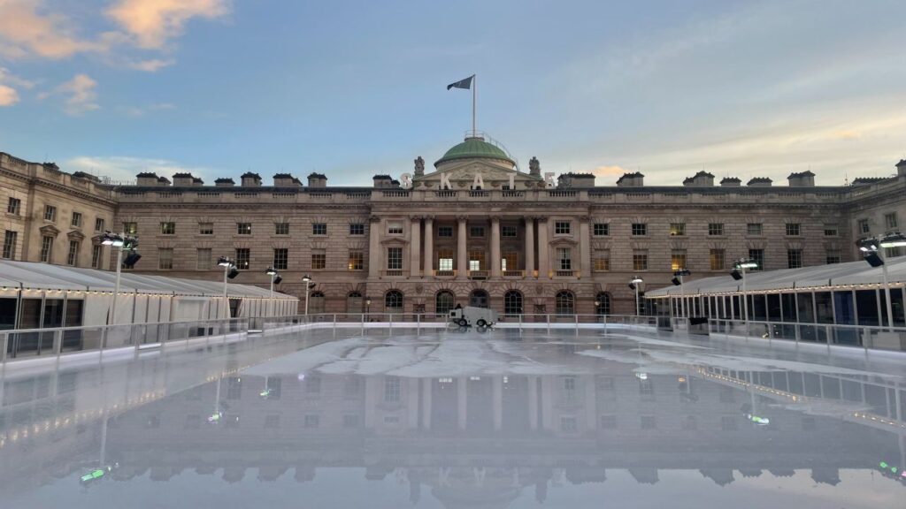 Skate-at-Somerset-House-in-love-actually