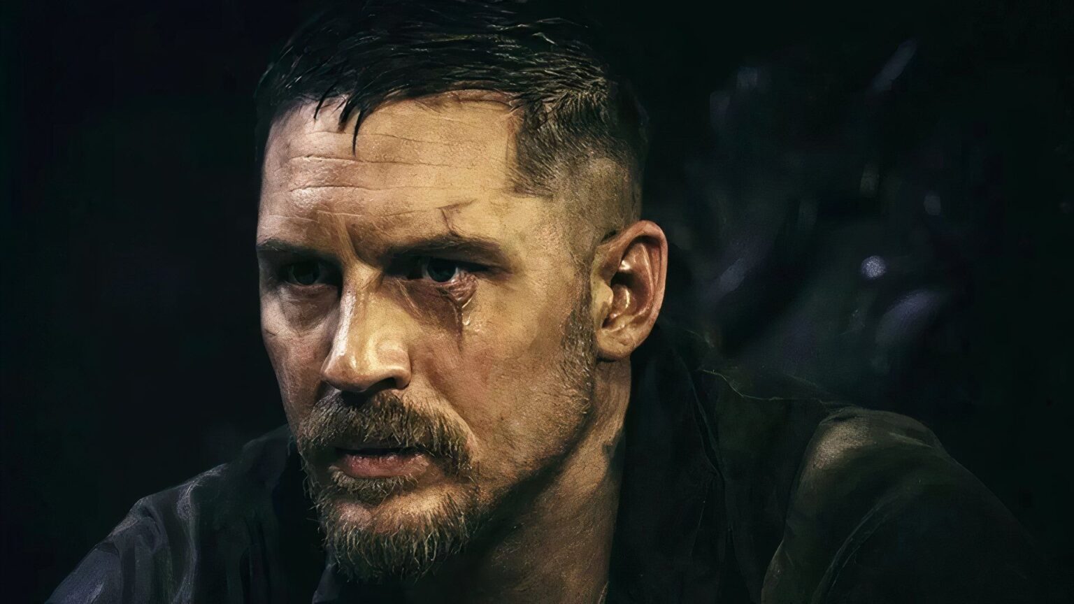 Taboo: la seconda stagione è in lavorazione, parola di Tom Hardy Tom Hardy in una scena di Taboo