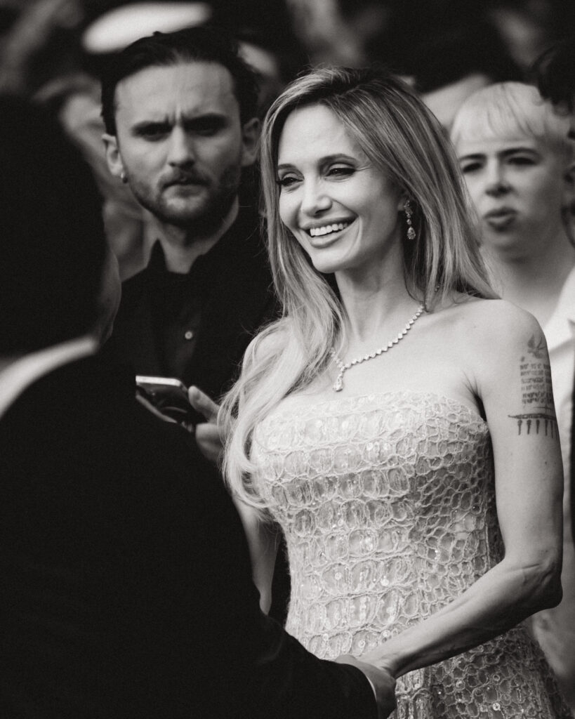 Angelina Jolie sul red carpet di Eddington a Cannes 2025
