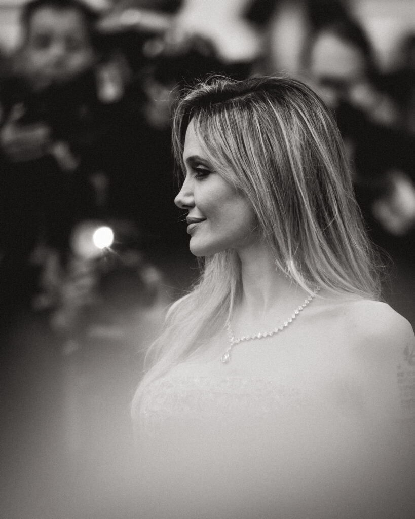 Angelina Jolie sul red carpet di Eddington a Cannes 2025