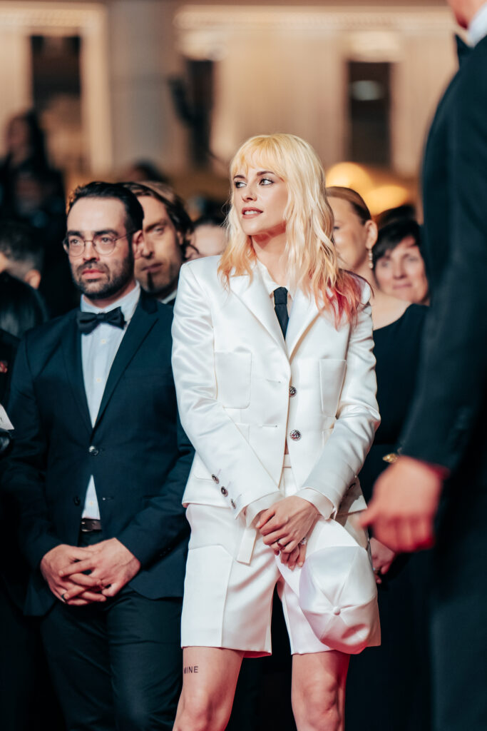 Kristen Stewart a Cannes 2025, sul red carpet del film The Chronology of Water