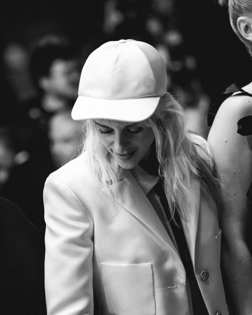 Kristen Stewart a Cannes 2025, sul red carpet del film The Chronology of Water