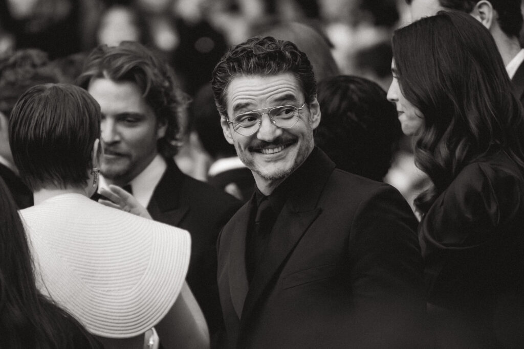 Cannes 2025: il red carpet stellare di Eddington con Joaquin Phoenix, Emma Stone e Pedro Pascal Cannes 2025: il red carpet stellare di Eddington con Joaquin Phoenix, Emma Stone e Pedro Pascal