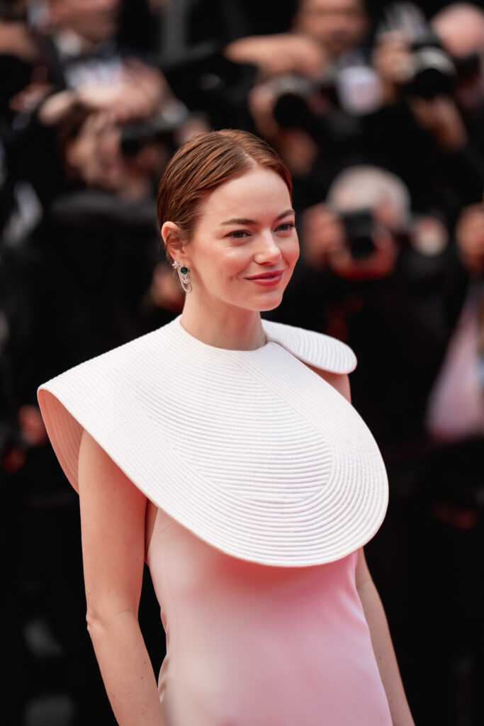 Emma Stone sul red carpet di Eddington, Cannes 2025