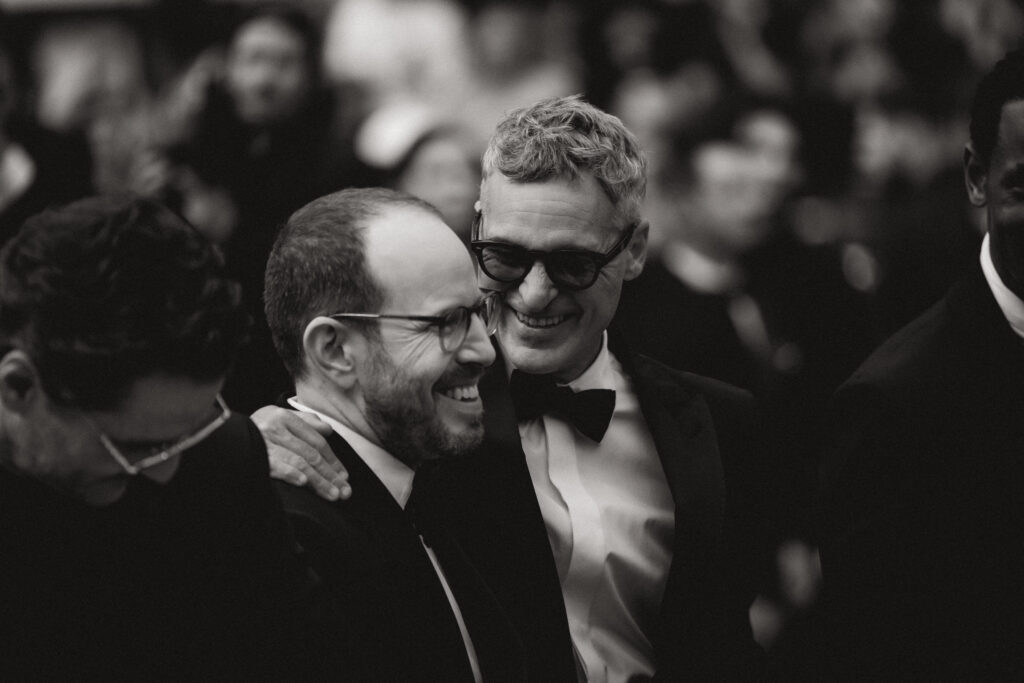Joaquin Phoenix e Ari Aster sul red carpet di Eddington, a Cannes 2025