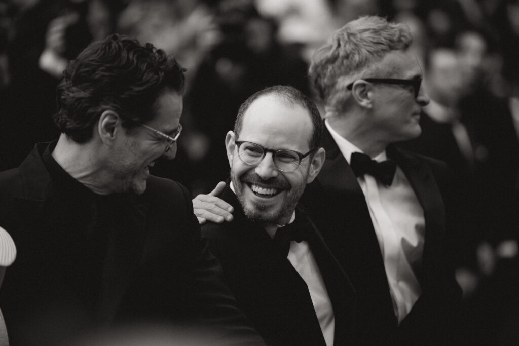 Pedro Pascal, Joaquin Phoenix e Ari Aster sul red carpet di Eddington, a Cannes 2025