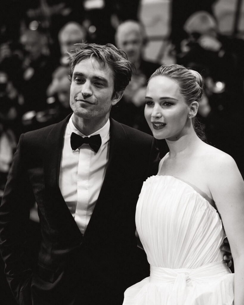 Robert Pattinson e Jennifer Lawrence a Cannes 2025 sul red carpet del film Die, My Love