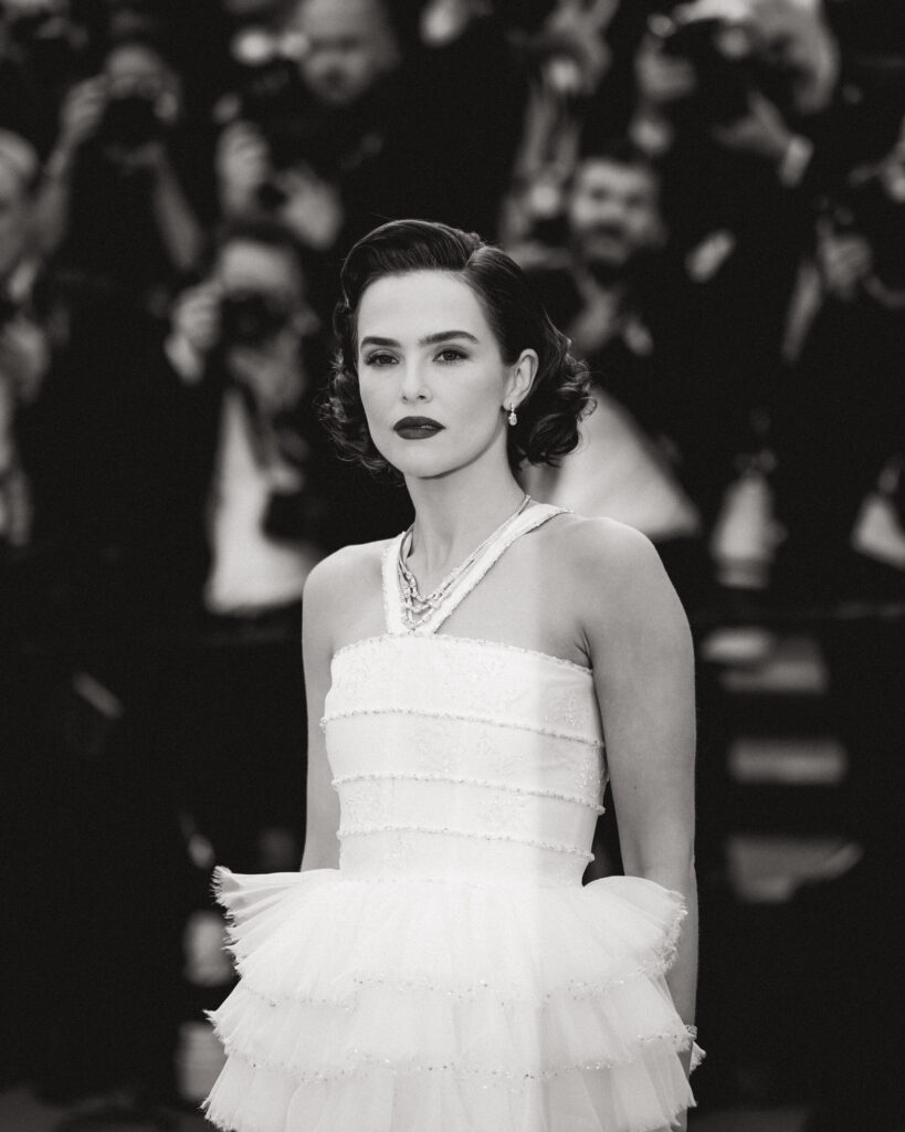 Zoey Deutch a Cannes 2025, sul red carpet del film Nouvelle Vague