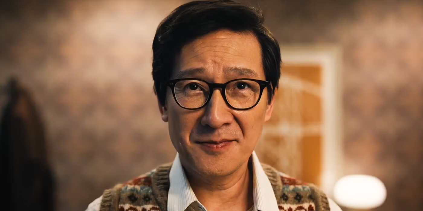 Ke Huy Quan in una scena di Colpi d'Amore