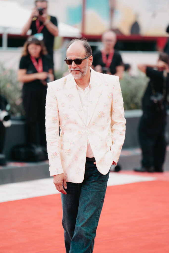 Luca Guadagnino al photocall per la Mostra del cinema di Venezia 82 - © Giulia Parmigiani per ScreenWorld.it