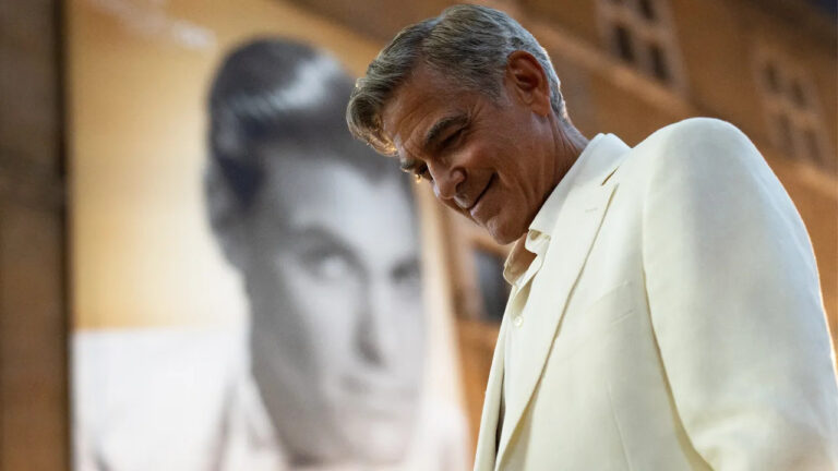 george clooney in una scena di Jay Kelly