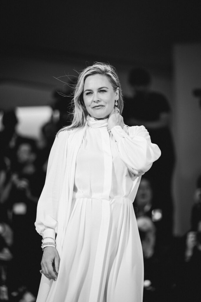 Alicia Silverstone al photocall per la Mostra del cinema di Venezia 82 - © Giulia Parmigiani per ScreenWorld.it