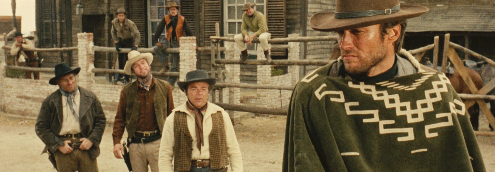 Clint Eastwood in una scena di Per un pugno di dollari