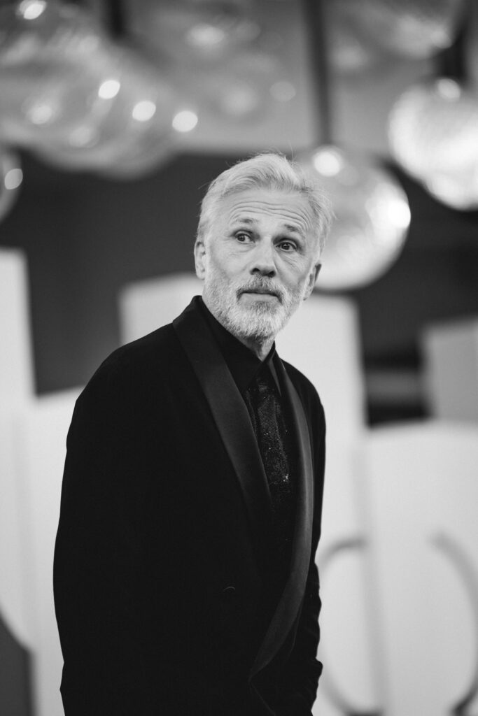Christoph Waltz al photocall per la Mostra del cinema di Venezia 82 - © Giulia Parmigiani per ScreenWorld.it