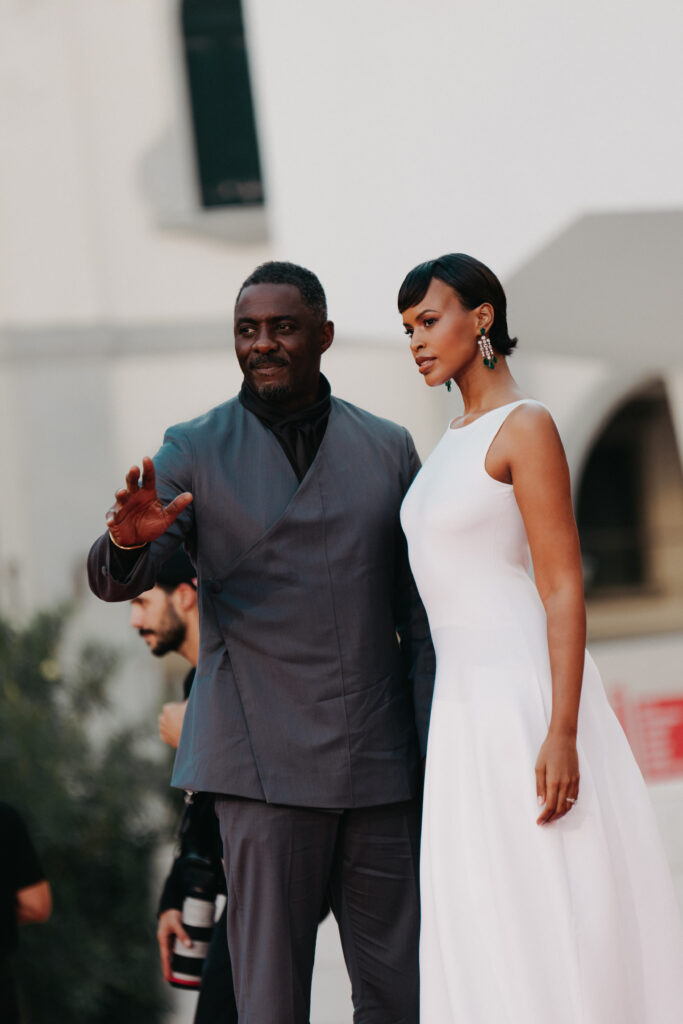 Idris Elba al photocall per la Mostra del cinema di Venezia 82 - © Giulia Parmigiani per ScreenWorld.it