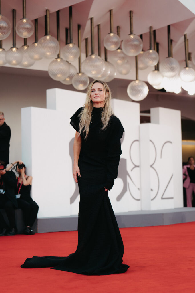 Rebecca Ferguson al photocall per la Mostra del cinema di Venezia 82 - © Giulia Parmigiani per ScreenWorld.it