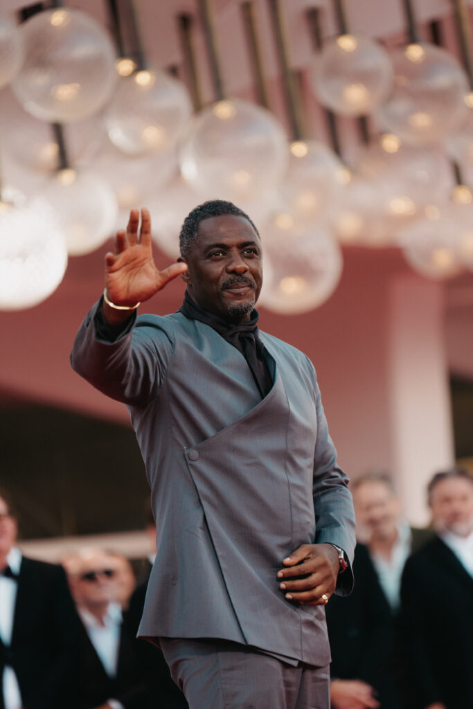 Idris Elba al photocall per la Mostra del cinema di Venezia 82 - © Giulia Parmigiani per ScreenWorld.it