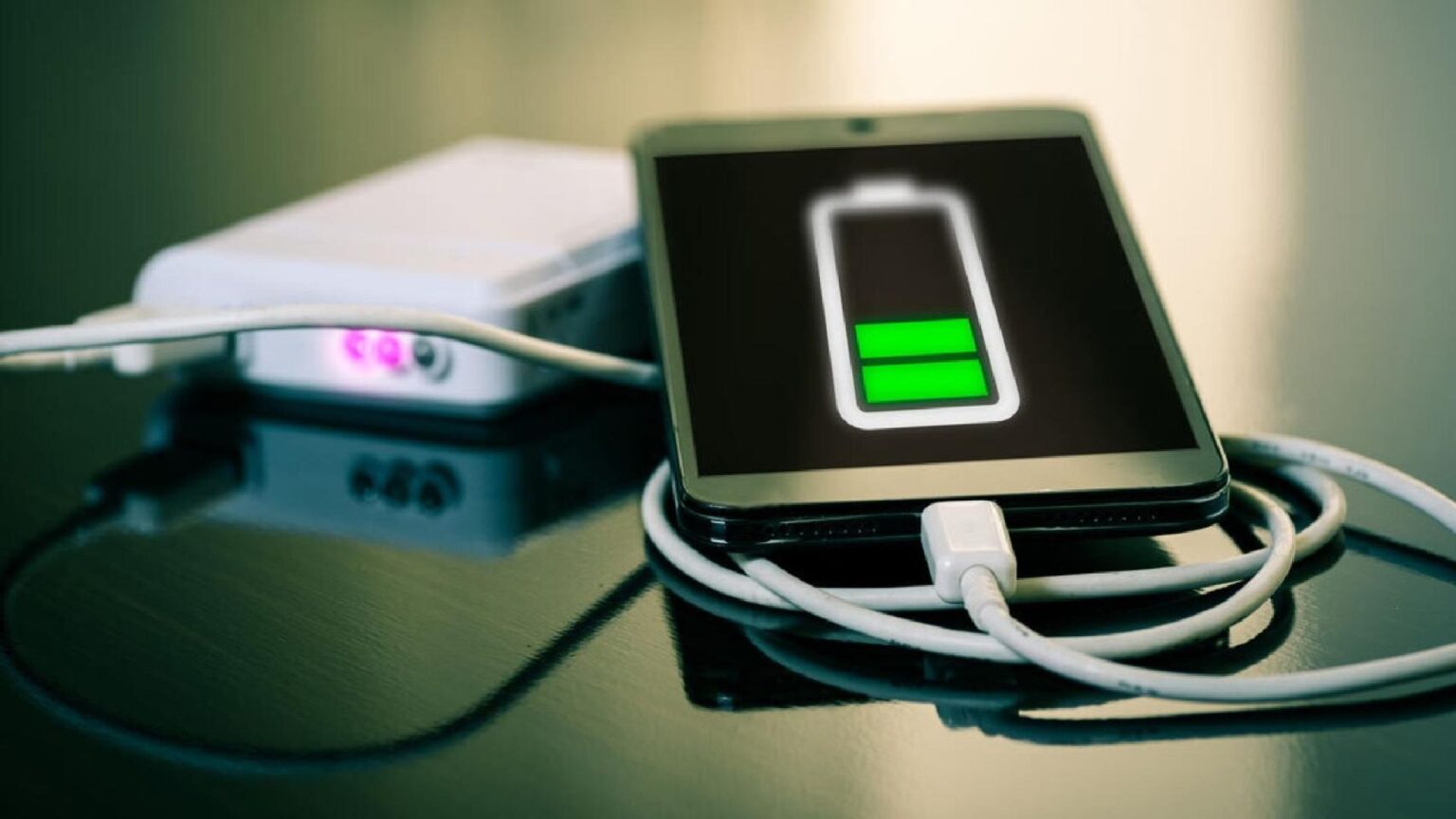 La batteria del tuo Android si scarica in fretta? Guarda quest’impostazione nascosta sullo smartphone che risolve la cosa Ricaricare la batteria dello smartphone