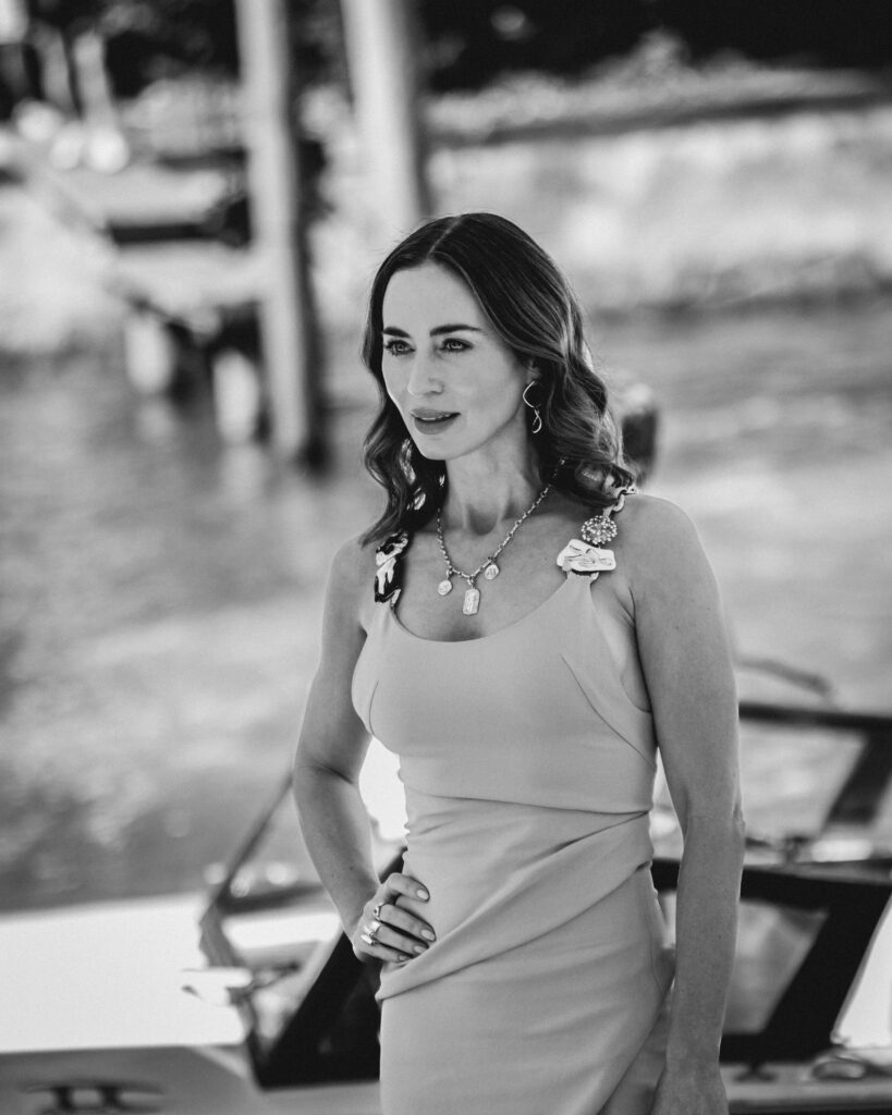 Emily Blunt allo sbarco al lido di Venezia per la Mostra del cinema di Venezia 82 - © Giulia Parmigiani per ScreenWorld.it