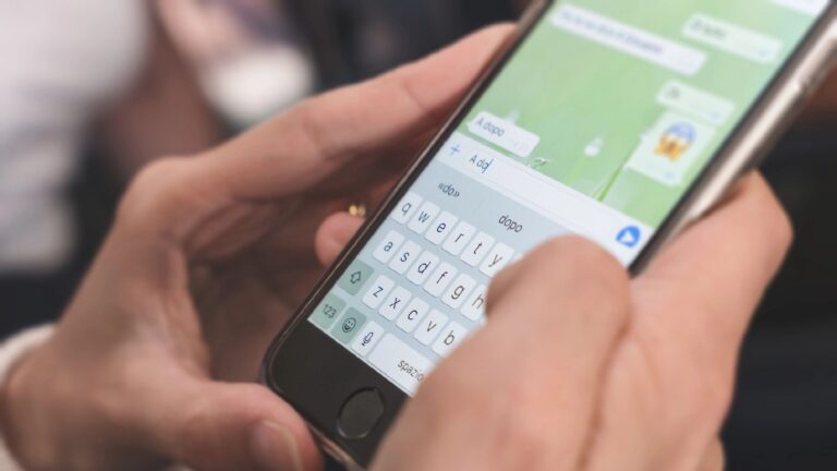 L'uso delle emoji nelle conversazioni su Whatsapp