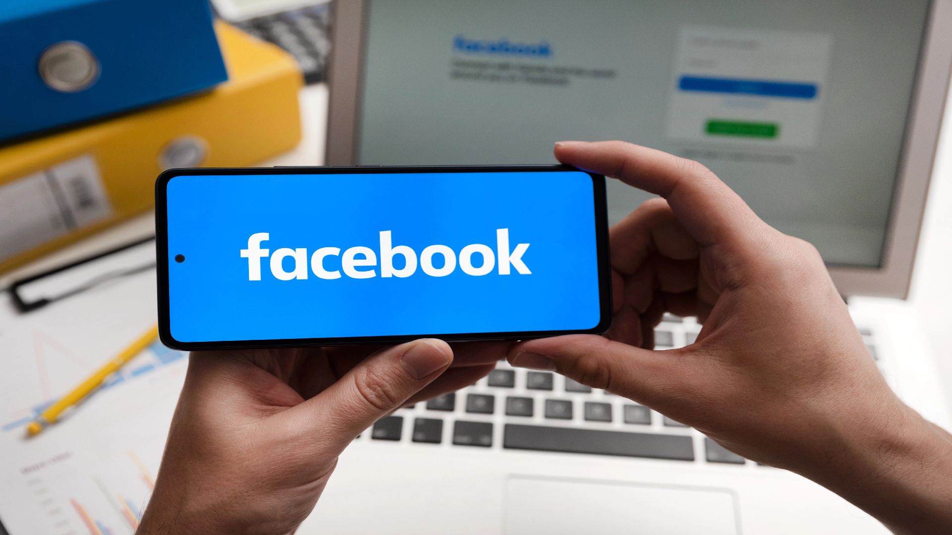 L’intelligenza artificiale di Facebook vuole modificare le foto nel tuo telefono prima che tu le pubblichi L’intelligenza artificiale di Facebook vuole modificare le foto nel tuo telefono prima che tu le pubblichi