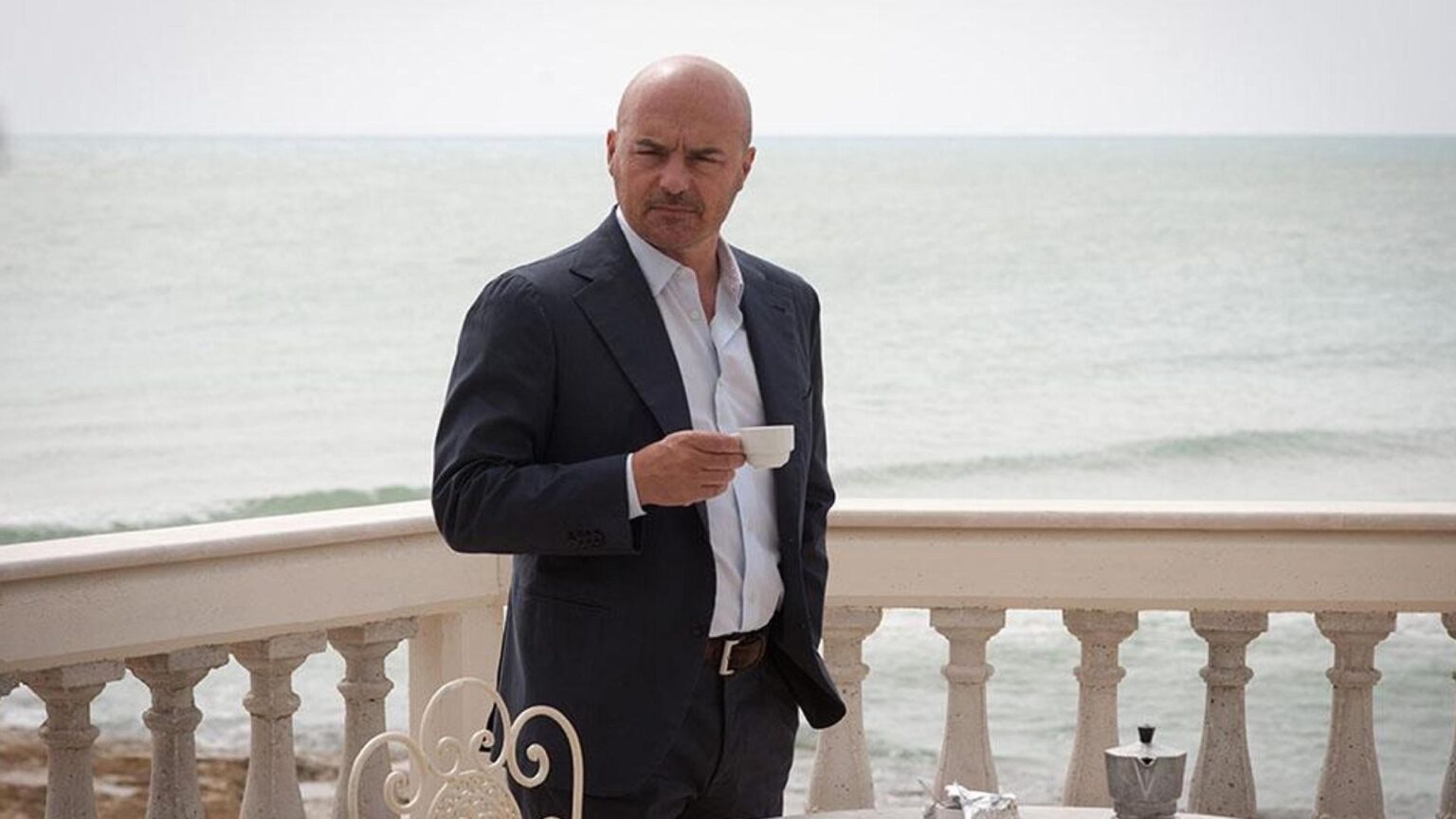 Un'immagine del commissario Montalbano