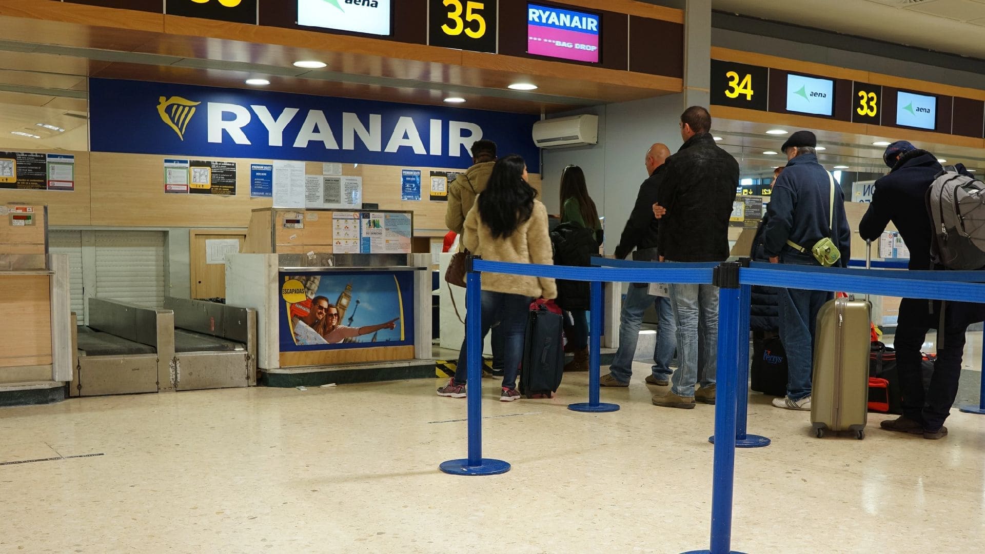 Fare lunghe code per i voli Ryanair