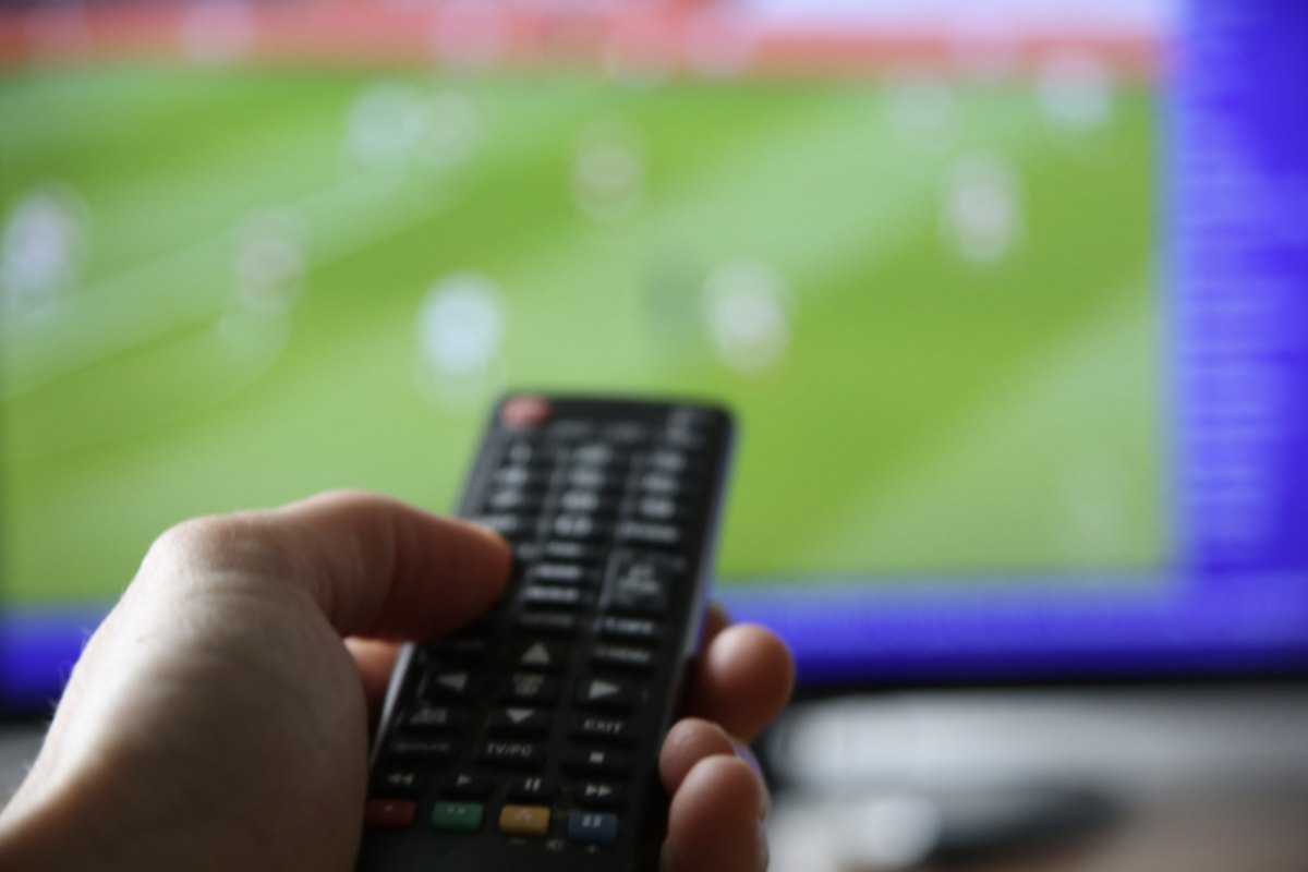 n Italia, DAZN è attiva dal 2018 e ha progressivamente ampliato la propria offerta, diventando l’elemento centrale per la trasmissione di Serie