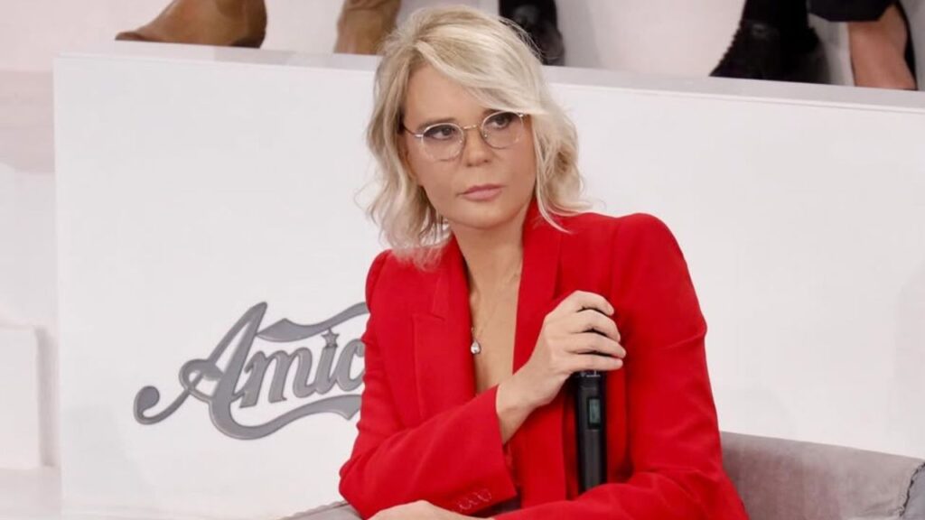 Amici il serale, giuria stravolta: previsto un ritorno inatteso maria de filippi amici