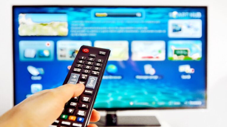 120 italiani multati fino a 5.000€ per film e partite viste in streaming illegale (e il prossimo potresti essere tu) Guardare piattaforme streaming quali Sky