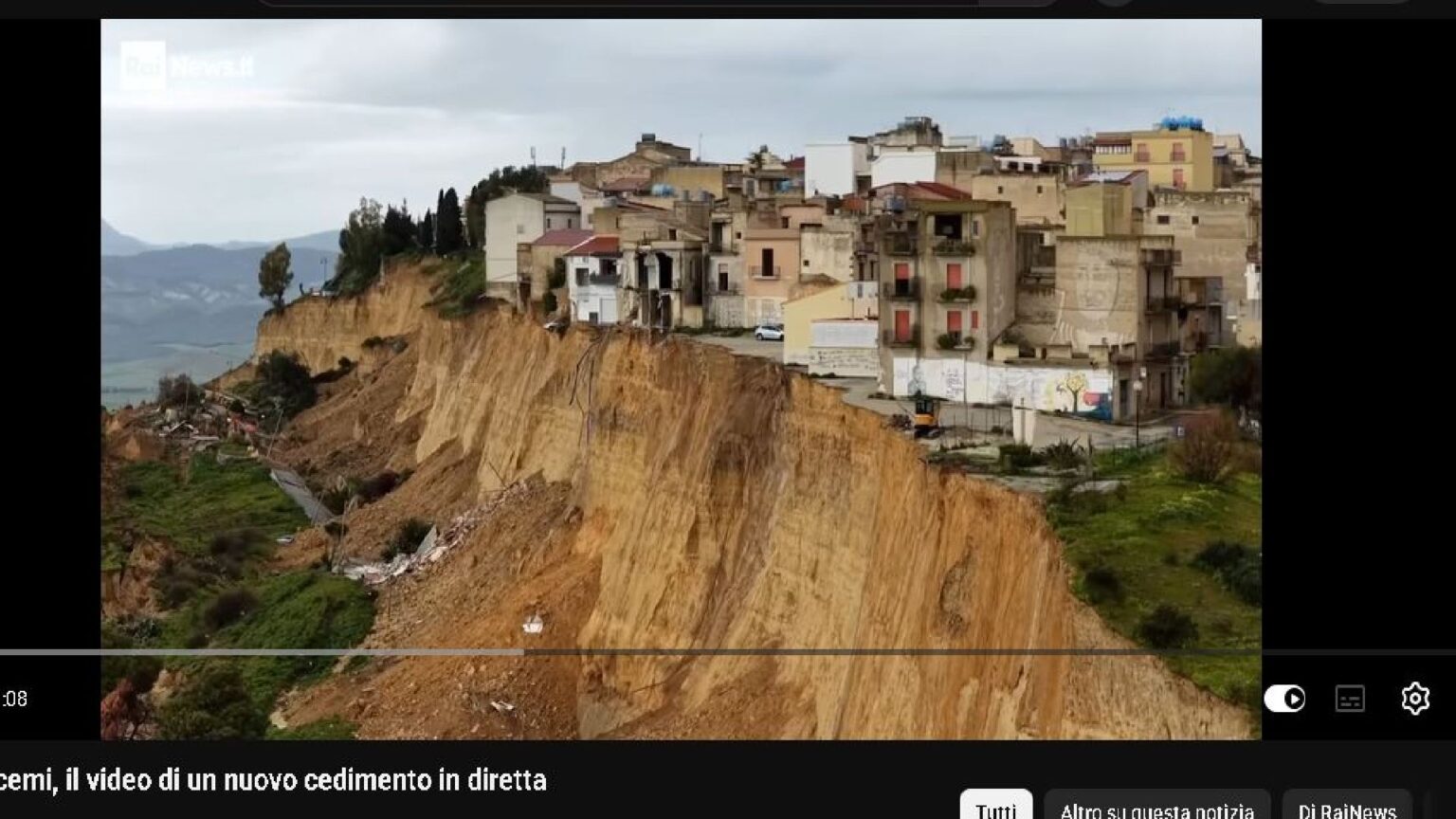 Frana di Niscemi, si muovono 350 milioni di metri cubi: più del disastro del Vajont, i cittadini sono disperati La frana di Niscemi