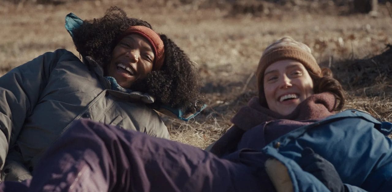 Naomi Ackie ed Eva Victor in Sorry, Baby 