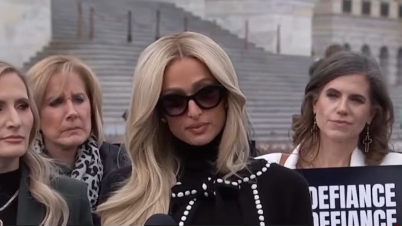 Non era gossip, era violenza: Paris Hilton racconta il sex tape a 19 anni e sfida l’IA a Capitol Hill Paris Hilton contro i Deep Fake