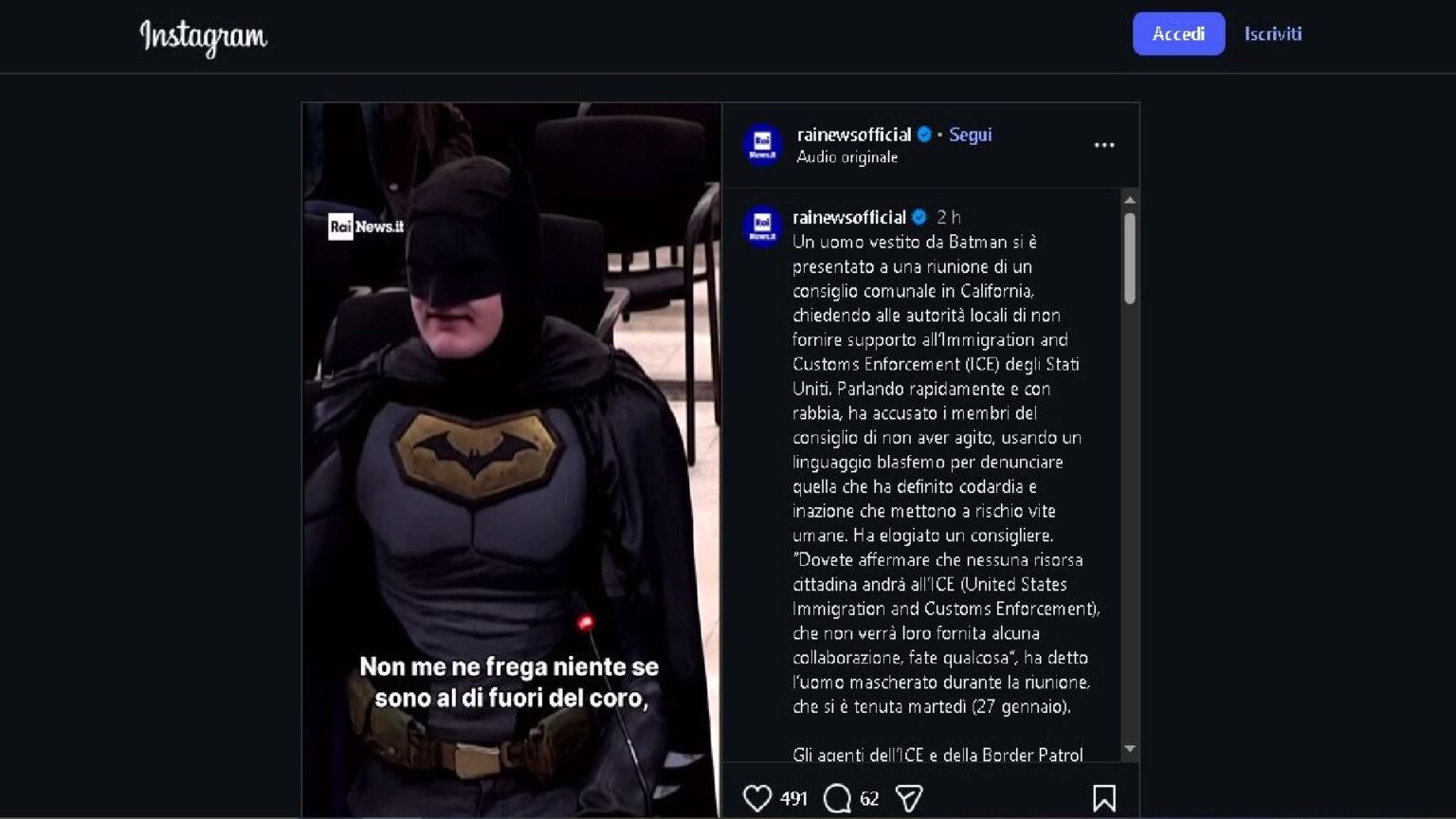 Uomo vestito da Batman