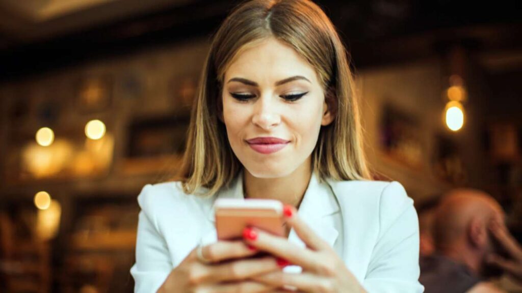 Non riesci a staccarti dallo smartphone? Scarica subito questa App gratuita e ritrova la tua felicità smartphone