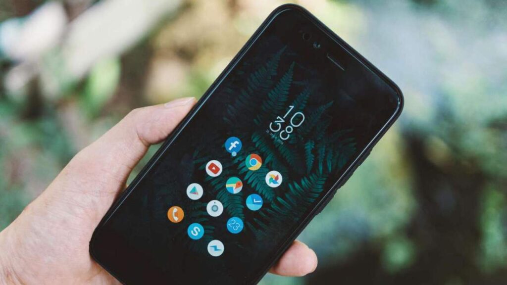 Sembra fantascienza ma è reale: il display “invisibile” che cambierà per sempre i telefoni