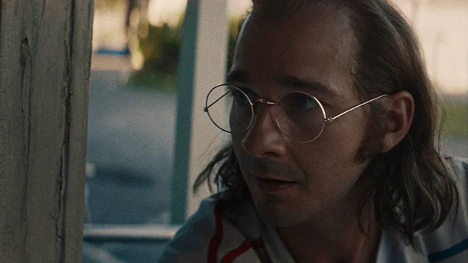 Shia LaBeouf arriva a Roma dopo l’arresto: ecco perché il giudice ha cambiato idea Una scena da Honey Boy