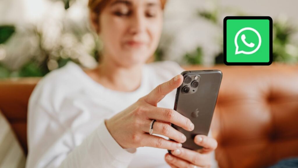 Donna smartphone WhatsApp