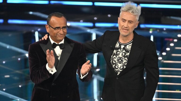 Schettini fa il suo ingresso a Sanremo 2026, ma nessuno applaude il professore: “Dobbiamo riprendere a parlare con i nostri figli” Vincenzo Schettini al festival di Sanremo 2026
