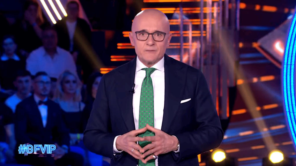 Alfonso Signorini nel programma Grande Fratello VIP, fonte: YouTube